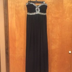 Beautiful strapless black formal gown